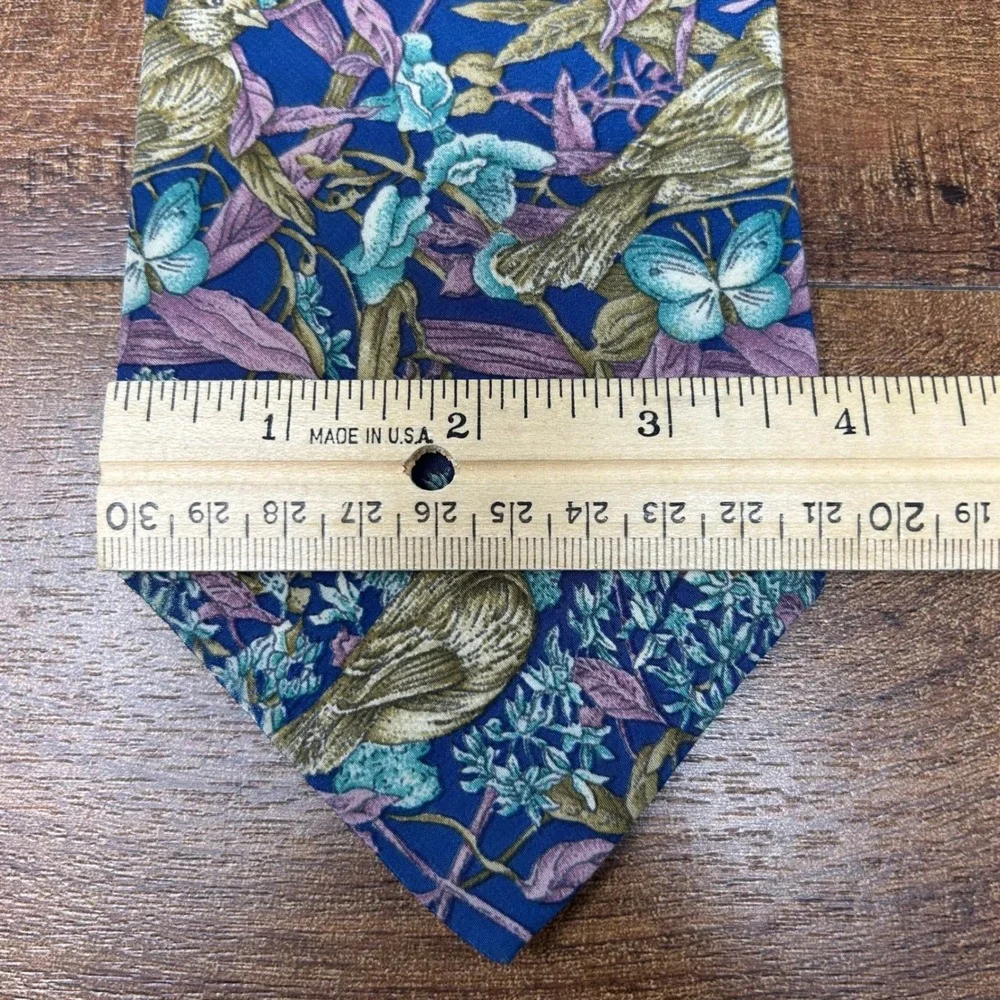 Tie Rack tie rack